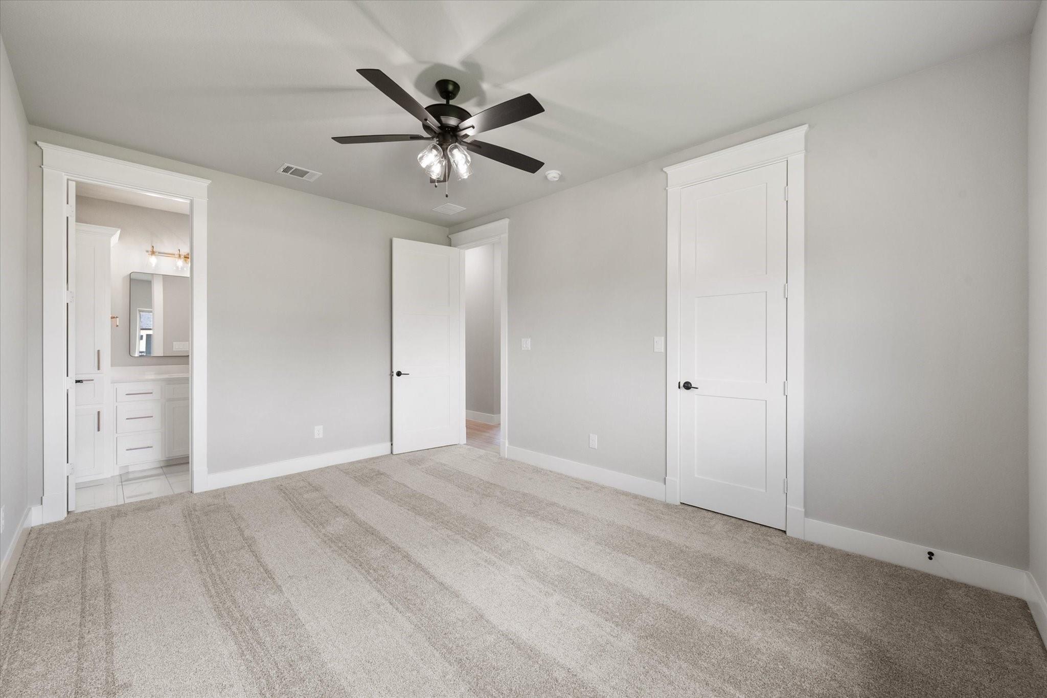 6610 Waggoner Way - Ensuite Bedroom