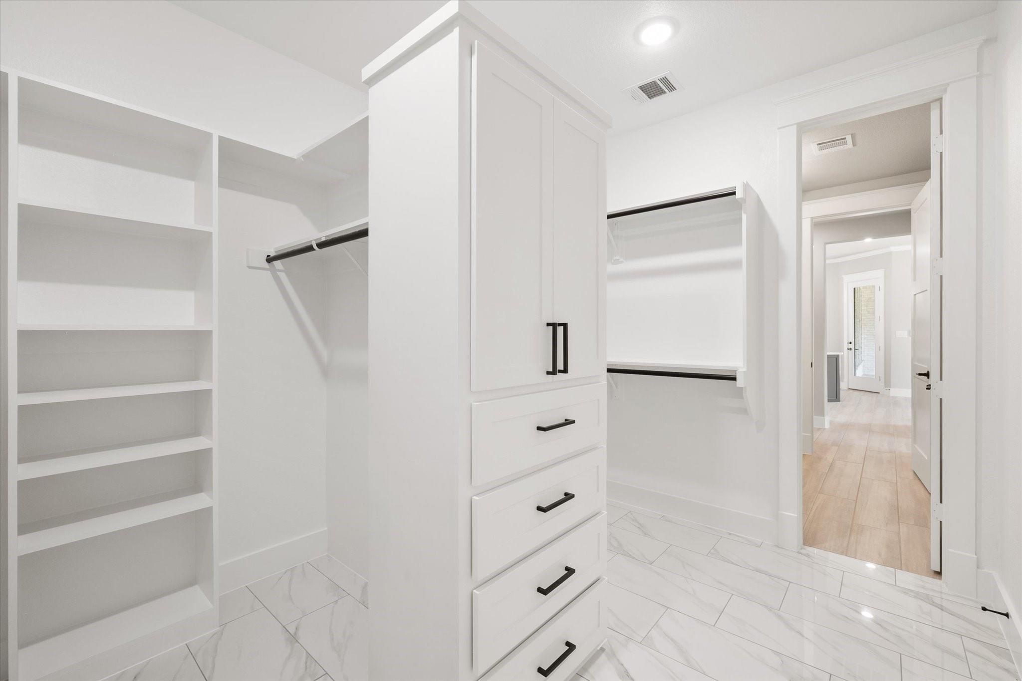 6610 Waggoner Way - Master Closet 2